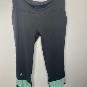 Under Armour Pants Women's Small Gray Compression Crop Capri Leggings Activewear